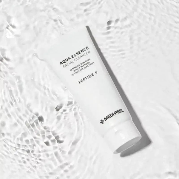 Mitrinošas putiņas sejas mazgāšanai ar peptīdiem Medi-Peel Peptide 9 Aqua Essence Facial Cleanser